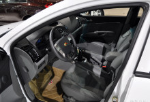 Emgrand EC7 RV Hatchback salon